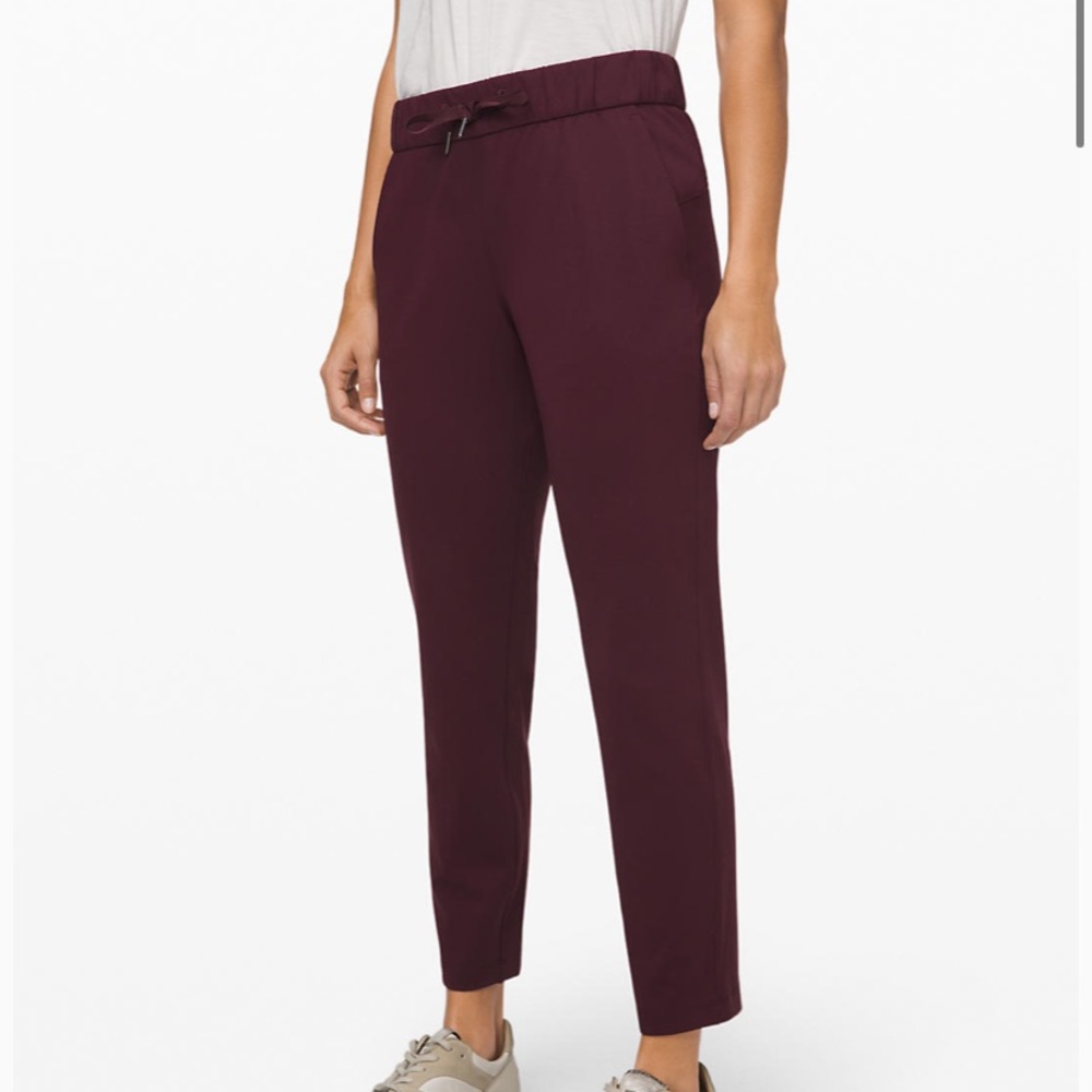 Lululemon on the fly 7/8 pant in marigold